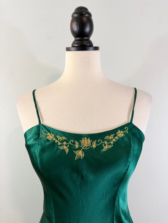 90s Vintage Victoria’s Secret Silk Slip Dress XS Emerald Green Gold Embroidered - Picture 2 of 11